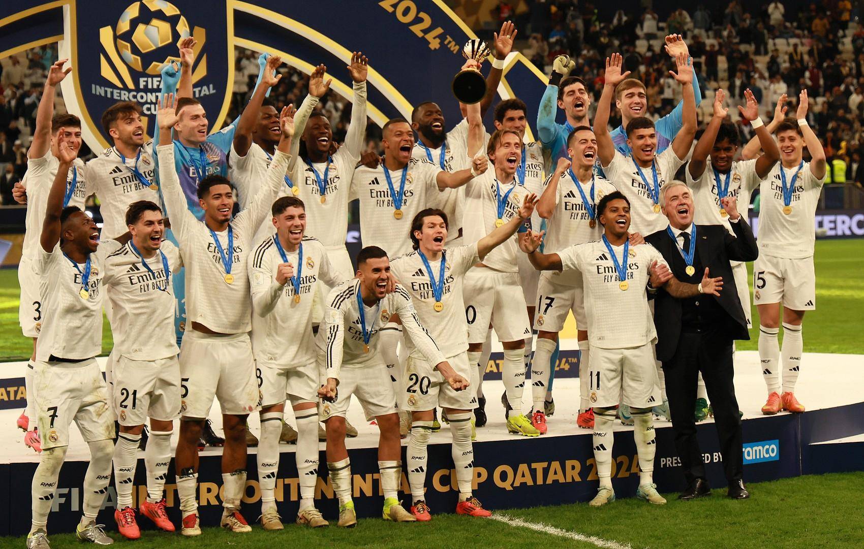 三位申花外援合约将到期，下轮亚冠或迎来告别战，特谢拉意外领衔（三名申花外援合同到期在即，下轮亚冠或上演告别，特谢拉出人意料领衔）