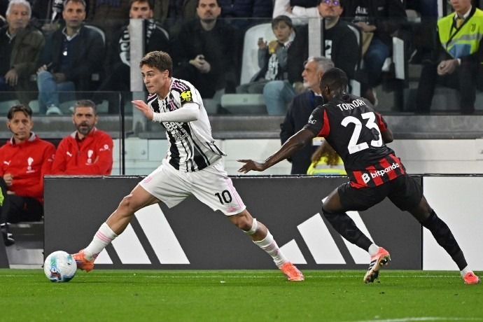 他们的传控从来不拖泥带水（他们的传控干净利落）