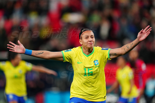 3-2！石川祐希9分+二连胜 詹内利绝杀 尼科洛夫21分难救主（3-2逆转！石川祐希砍9分助两连胜，詹内利绝杀，尼科洛夫21分难挽败局）