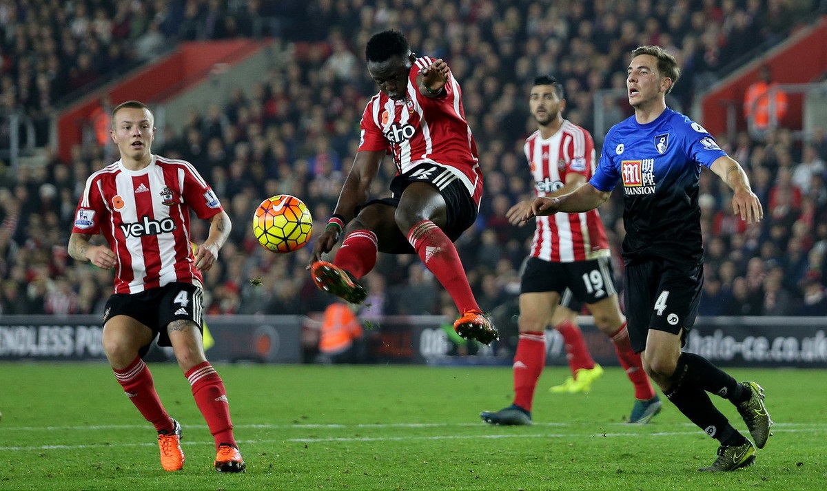 TA：恩德里克租借里昂需首发25场，否则里昂需赔偿皇马（TA：恩德里克外租里昂含25场首发条款，未达标里昂需向皇马赔偿）