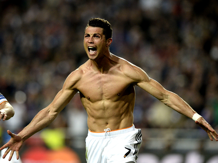 外媒评世界杯百大球星：姆巴佩领跑，哈兰德第2，梅西第8，C罗仅列25（外媒评选世界杯百大球星榜：姆巴佩居首，哈兰德第二，梅西第八，C罗仅第25位）