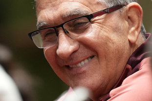 西媒：阿诺德和卡马文加今天接受检查，二人伤情都令人担忧（西媒：阿诺德与卡马文加今日接受检查，双双伤势不乐观）