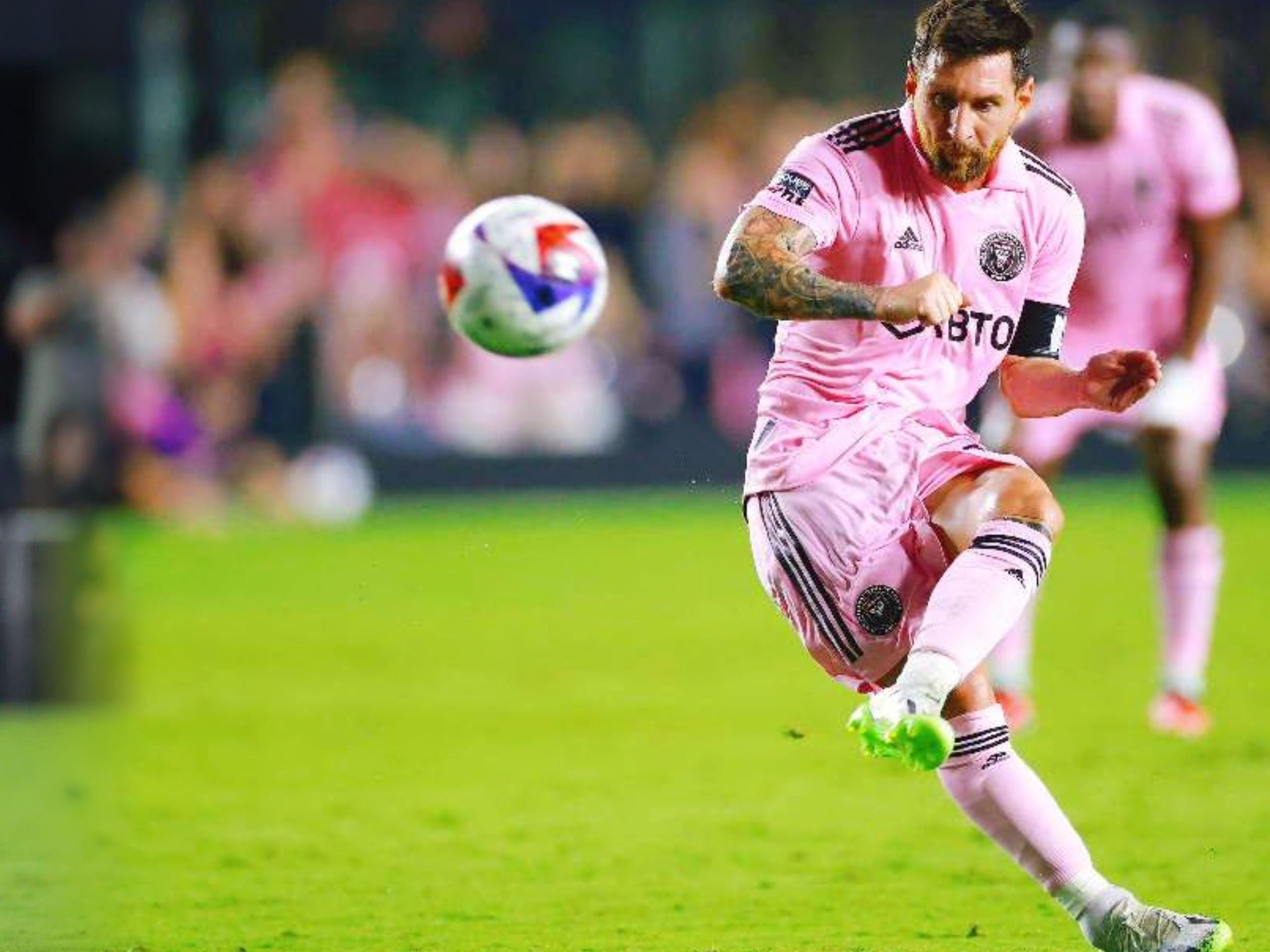 “艺术家”爱艺术，队报：谢尔基是资深艺术爱好者（队报：被称为“艺术家”的谢尔基对艺术痴迷，堪称资深爱好者）