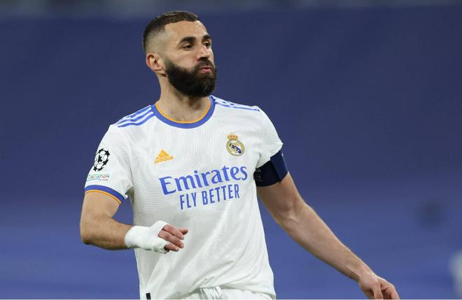 活塞主帅：很惊讶康宁汉姆没获得更多罚球，裁判对他区别对待（活塞主帅质疑判罚：惊讶康宁汉姆罚球偏少，疑遭裁判区别对待）