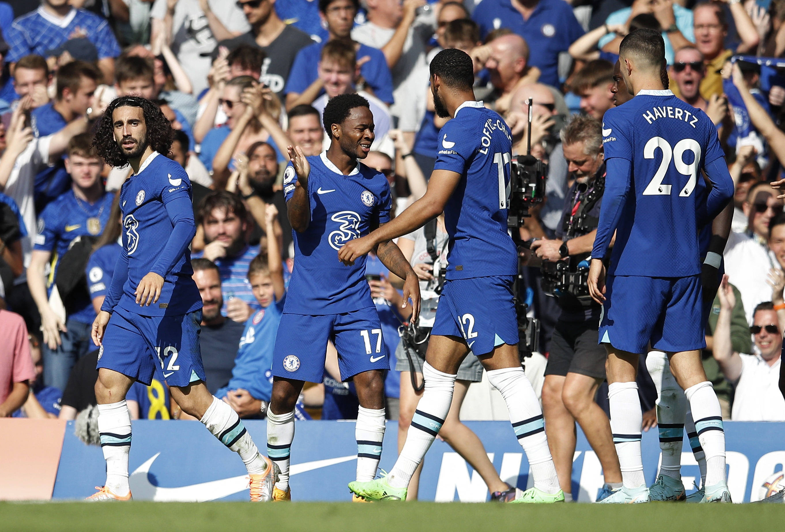 1-5惨败给马赛！尼斯主帅批球队：今晚我们送的礼物太多了（1-5不敌马赛！尼斯主帅痛斥球队：今夜送礼太多）